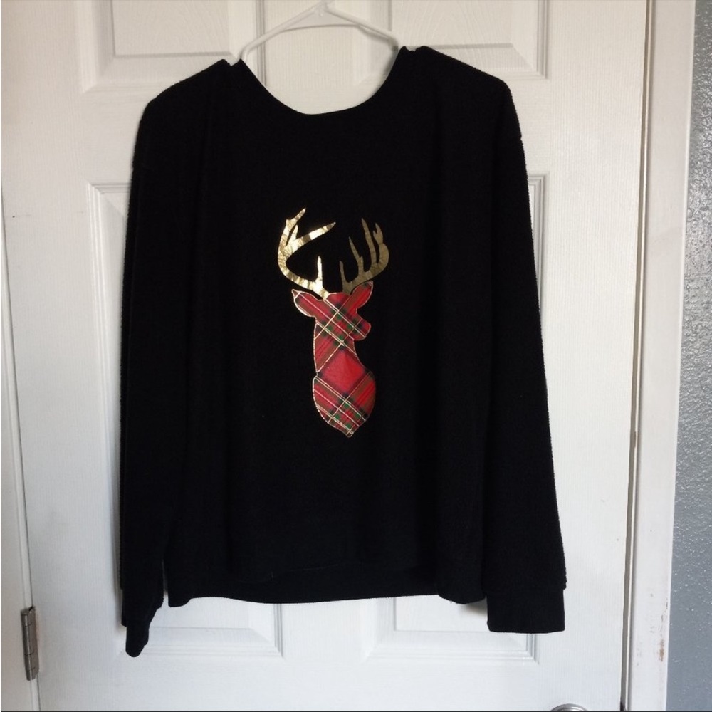 ✨FREE WITH PURCHASE✨ Christmas Reindeer Black Pullover Sweater